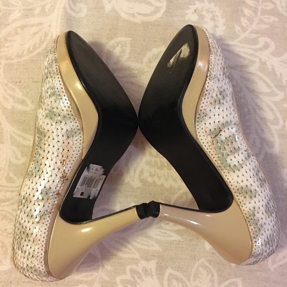 Unique style of shoes - Picture 8 of 8